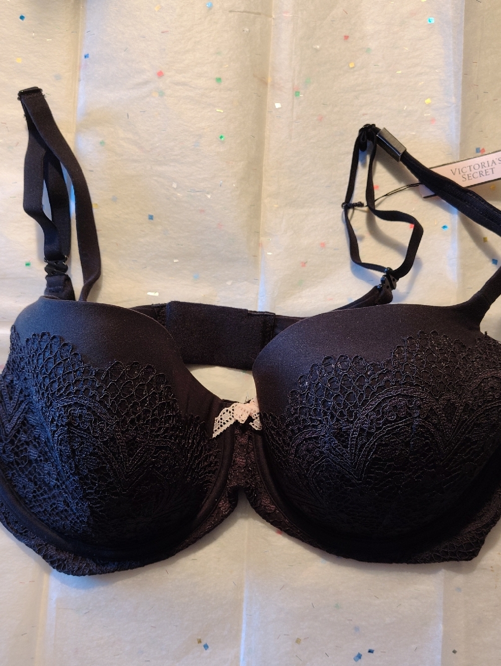NWT VICTORIA SECRET BRA 36D